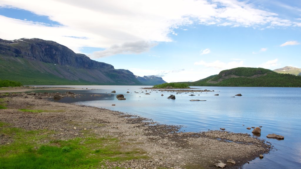 Stora Sjofallet National Park showing a lake or waterhole