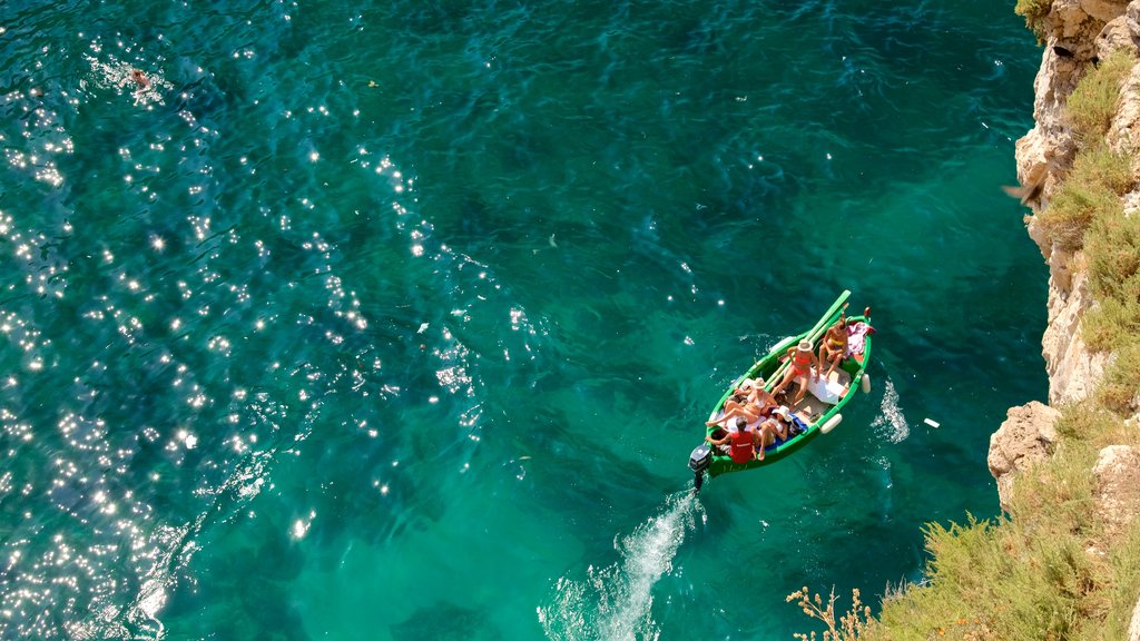 Polignano a Mare og byder på bådsejlads