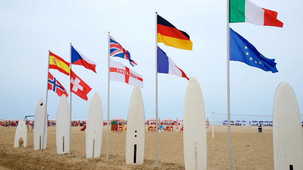 Rodi Garganico que incluye una playa de arena