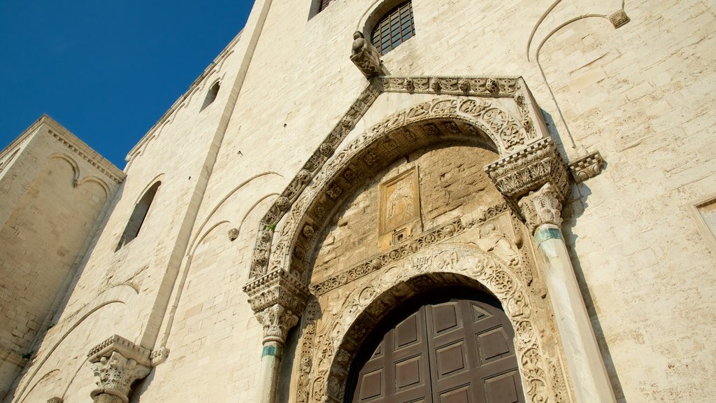 Basilica of San Nicola featuring heritage architecture, religious aspects and a church or cathedral