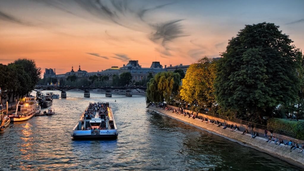 Bootsfahrt auf der Seine in Paris