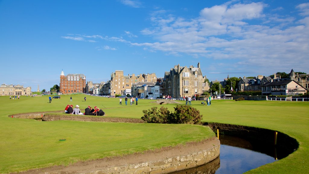 St. Andrew Links mostrando patrimonio de arquitectura y golf