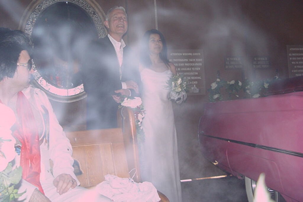 Brautvater, Braut und Kunstnebel: Party liegt in der Luft, Heiraten in Las Vegas