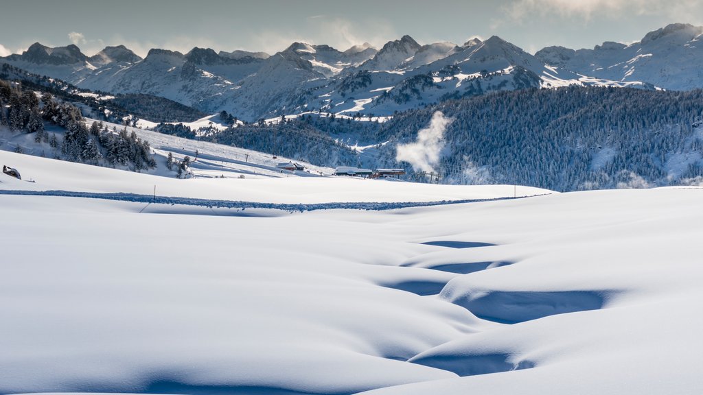 Baqueira Beret skidort presenterar snö