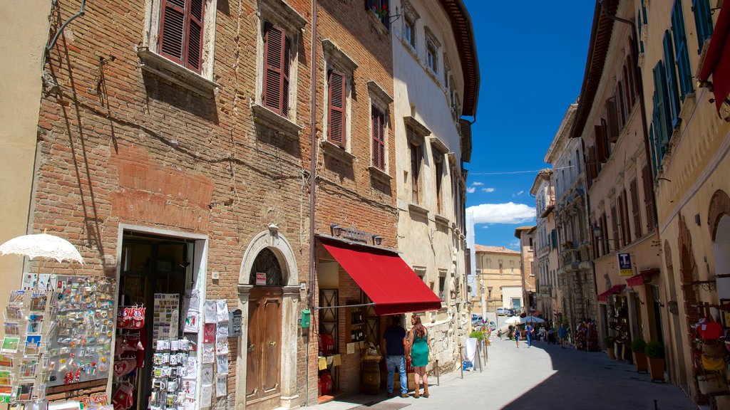 Montepulciano fasiliteter samt historisk arkitektur