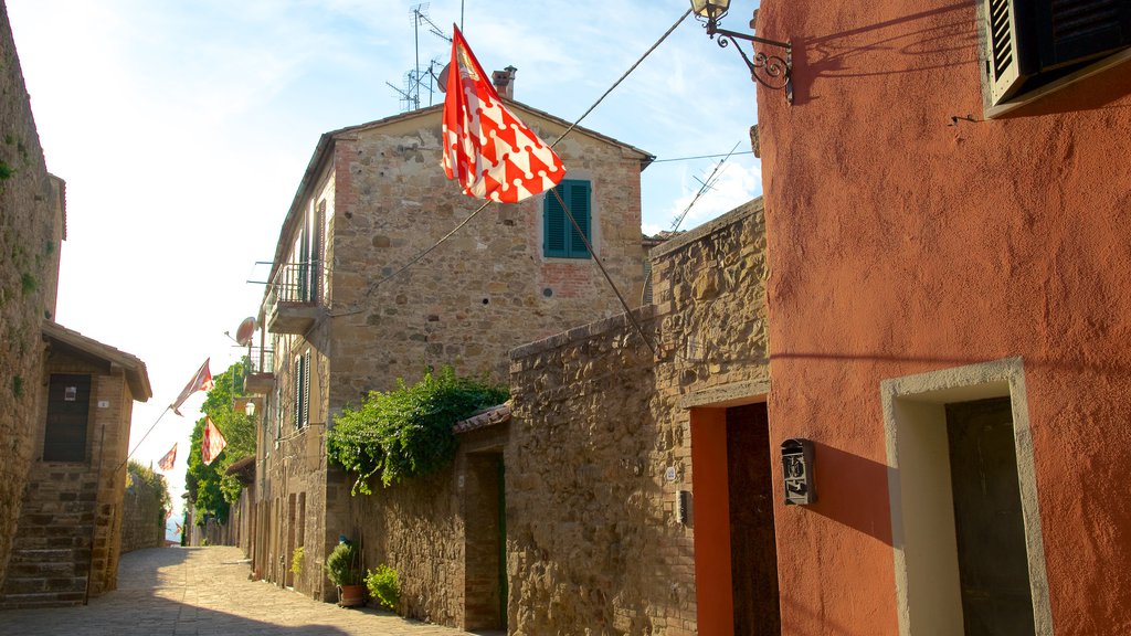 San Quirico d\'Orcia ofreciendo patrimonio de arquitectura