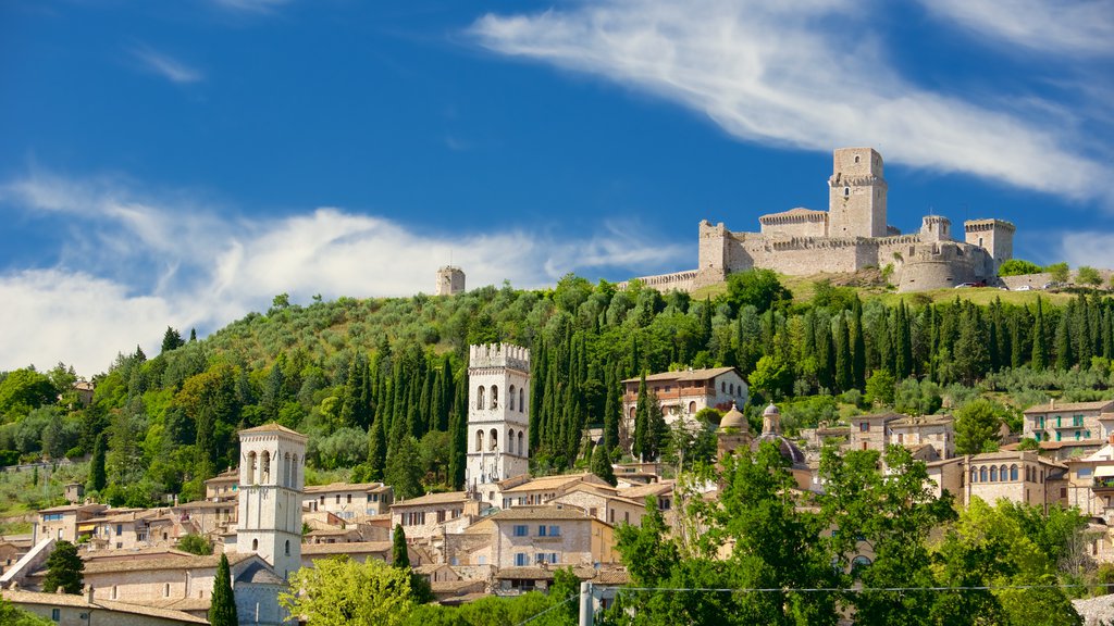 Assisi som inkluderer by og historisk arkitektur