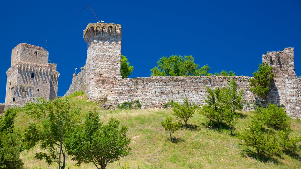 Rocca Maggiore fasiliteter samt slott