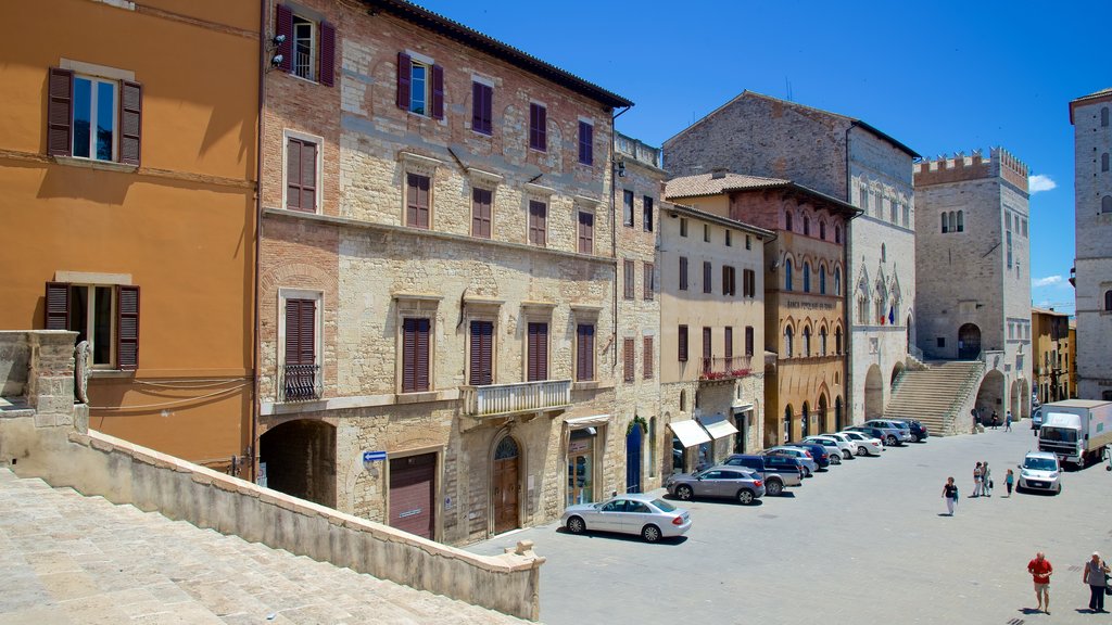 Todi ofreciendo una ciudad, escenas urbanas y patrimonio de arquitectura