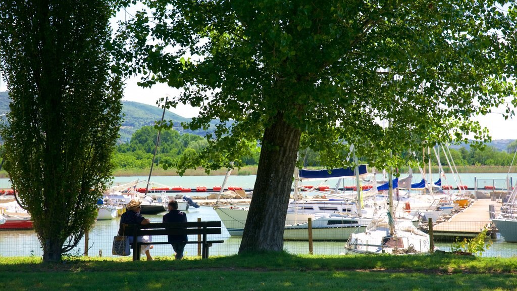 Tuoro sul Trasimeno which includes general coastal views and boating