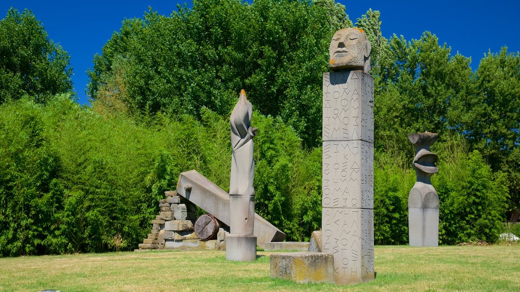 Tuoro sul Trasimeno which includes a monument