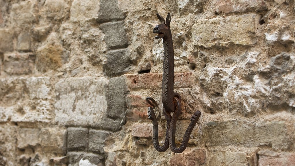 San Gimignano mettant en vedette art extérieur