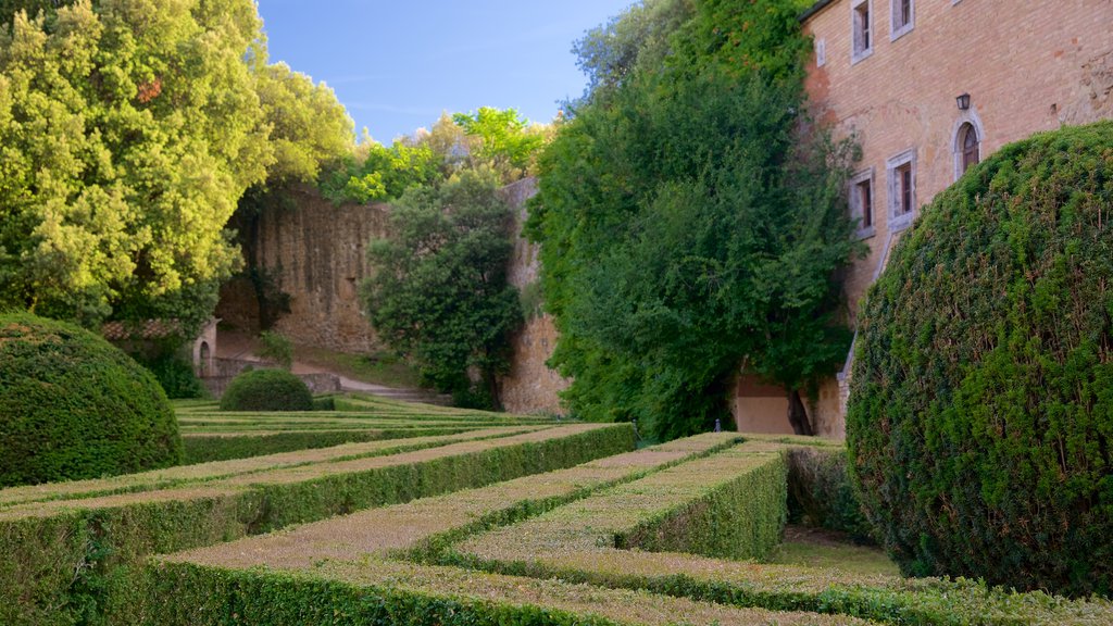 San Quirico d\'Orcia que incluye patrimonio de arquitectura y un parque