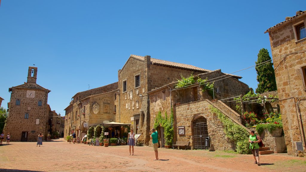 Sovana ofreciendo una pequeña ciudad o pueblo