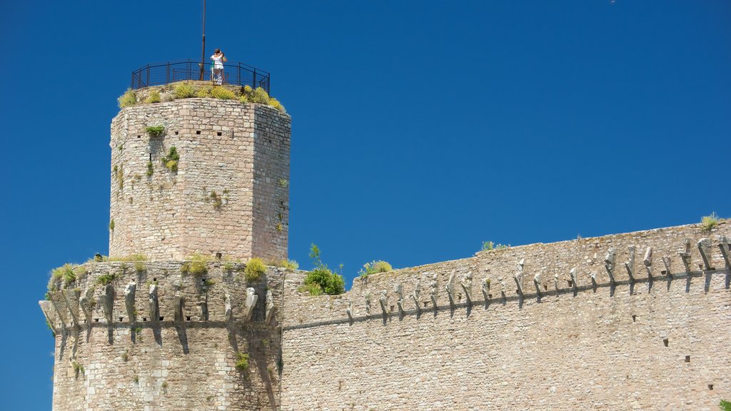 Rocca Maggiore, Asís, Italia mostrando castillo o palacio