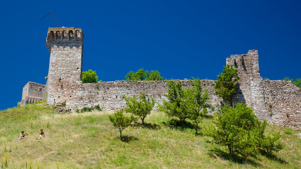 Rocca Maggiore, Asís, Italia mostrando un castillo