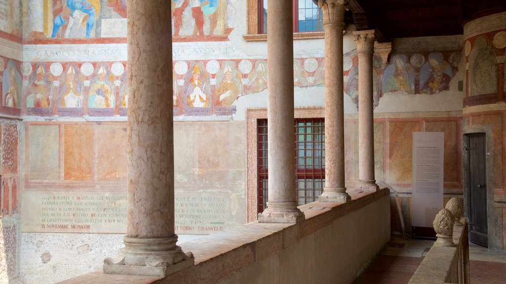 Castello del Buonconsiglio mostrando elementos religiosos, arte y arquitectura patrimonial