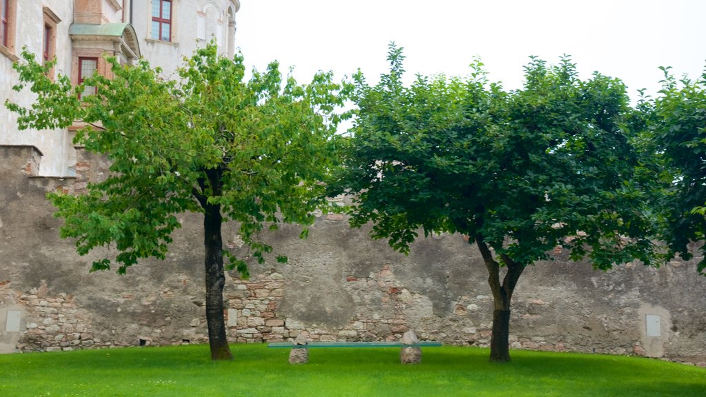 Castello del Buonconsiglio showing a garden