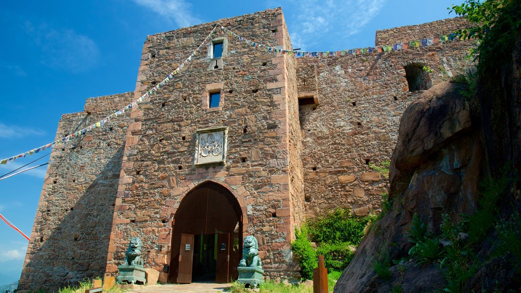 Messner Mountain Museum Firmian which includes heritage architecture, a castle and a statue or sculpture