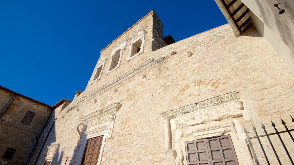 Basilica of San Salvatore which includes heritage architecture