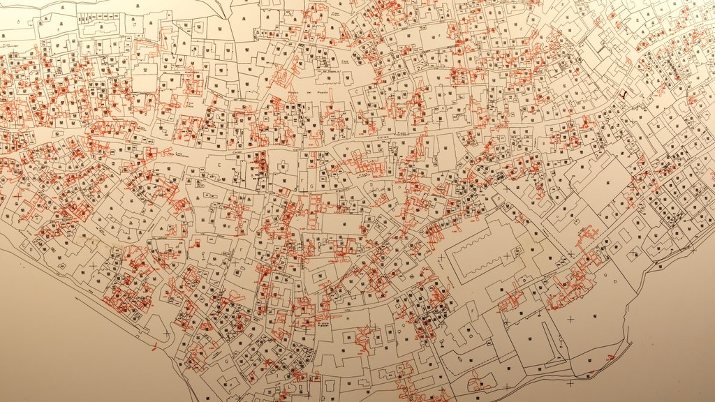 Etruscan Orvieto Underground som visar historiska element och skyltar