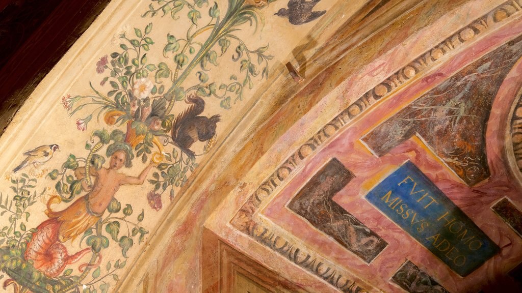 Perugia ofreciendo arte, elementos religiosos y vista interna