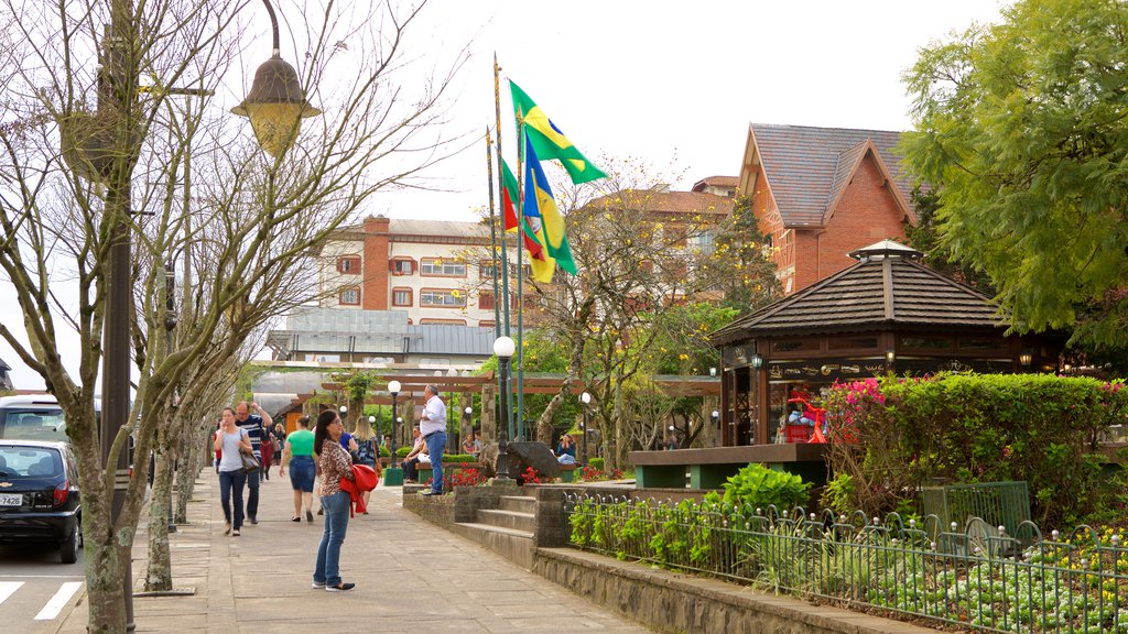 Plaza Nicoletti mostrando una pequeña ciudad o pueblo