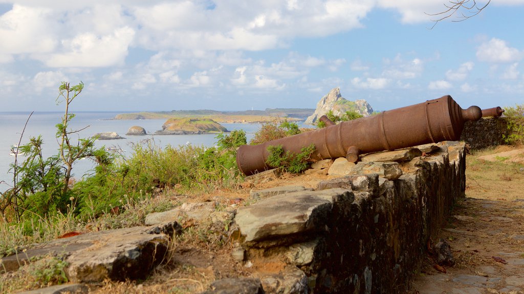 Remedios Fort showing general coastal views, military items and a ruin