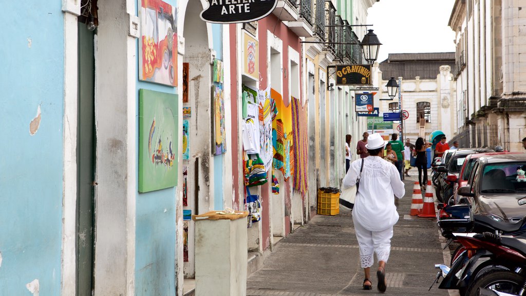 Terreiro de Jesus showing street scenes