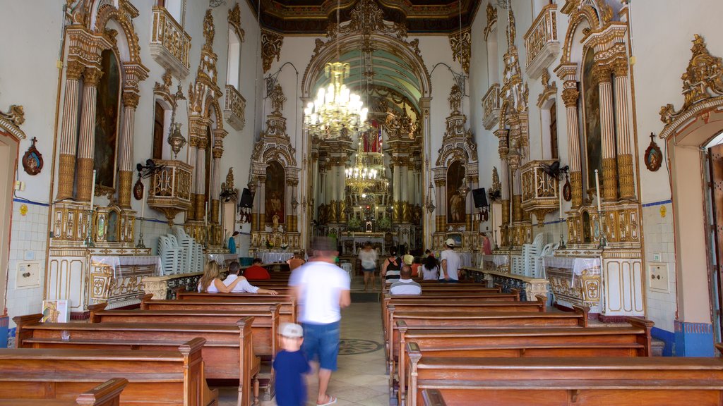 Iglesia de Nuestro Señor de Bonfim ofreciendo aspectos religiosos, una iglesia o catedral y vistas de interior