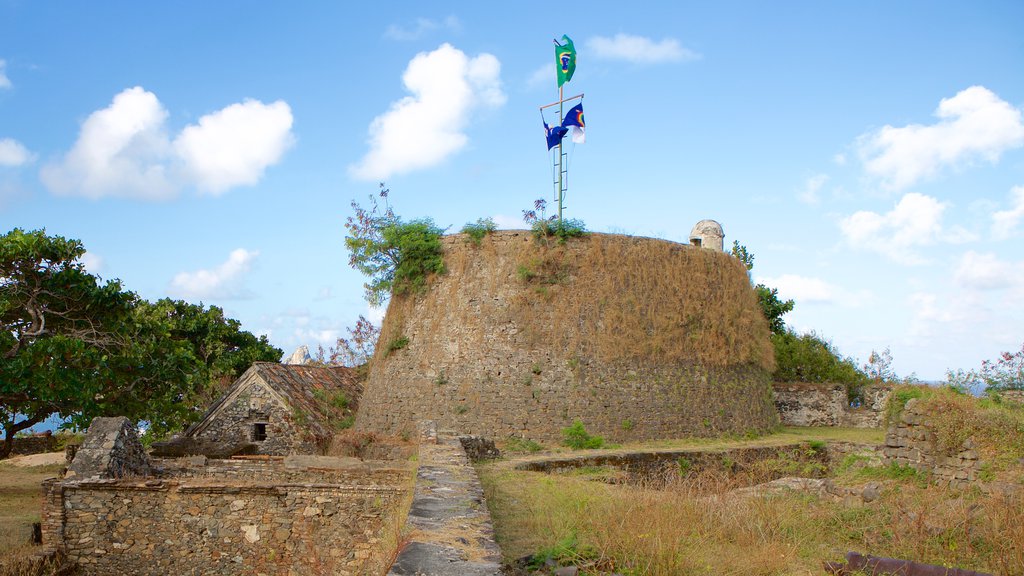 Remedios Fort showing a ruin, heritage elements and a park