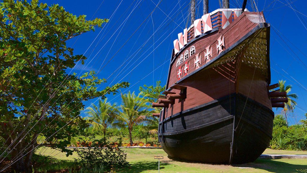 Monumento del descubrimiento de Brasil ofreciendo un parque y un monumento