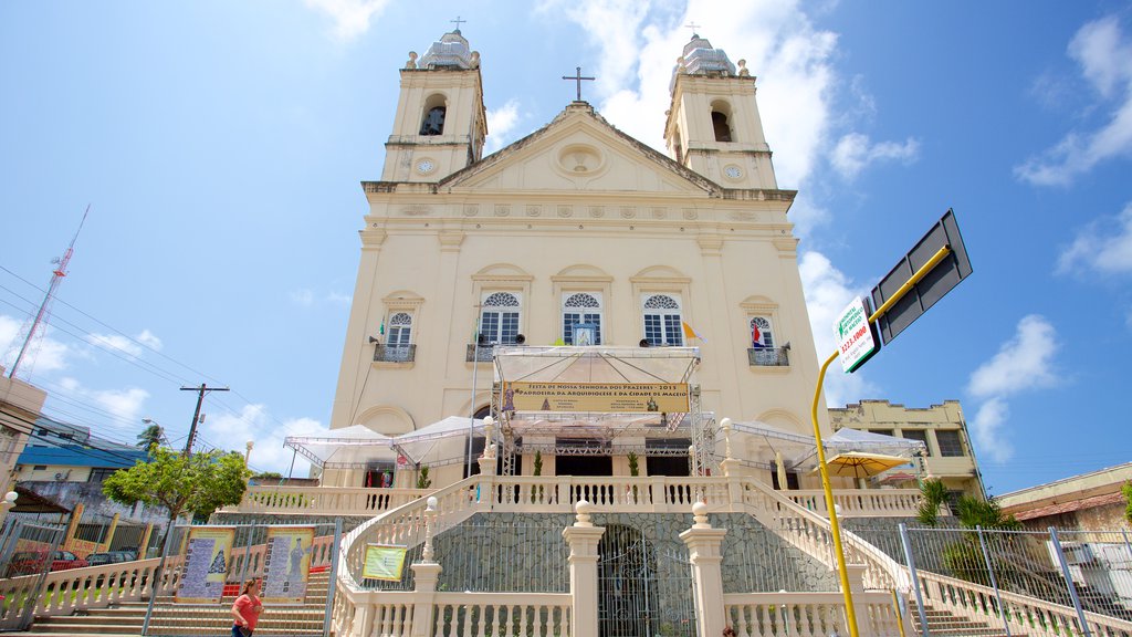 Cathédrale métropolitaine de Maceio mettant en vedette éléments du patrimoine, une église ou une cathédrale et scènes religieuses