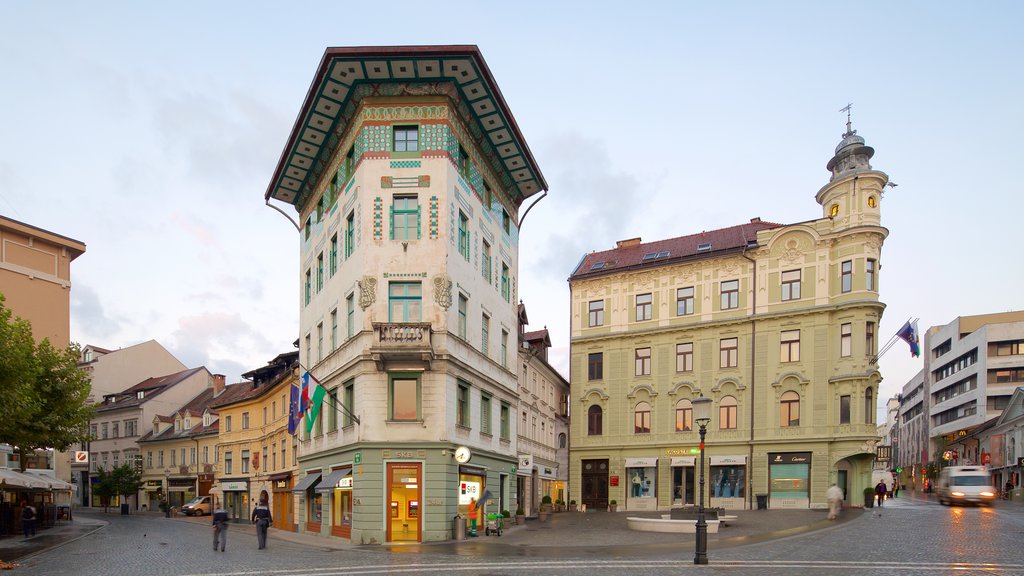 Preseren Square showing heritage architecture, a square or plaza and a city