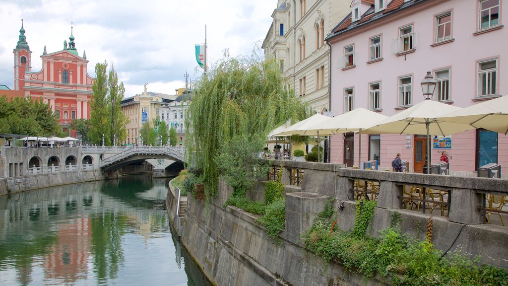 Triple Bridge showing a bridge and a river or creek