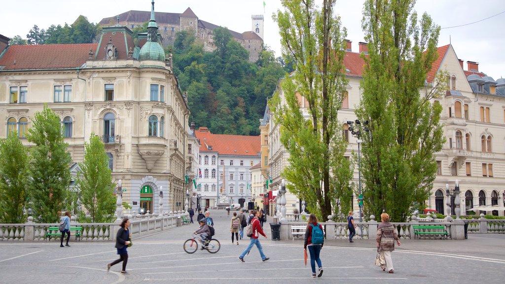 Preseren Square which includes a city, a statue or sculpture and heritage architecture