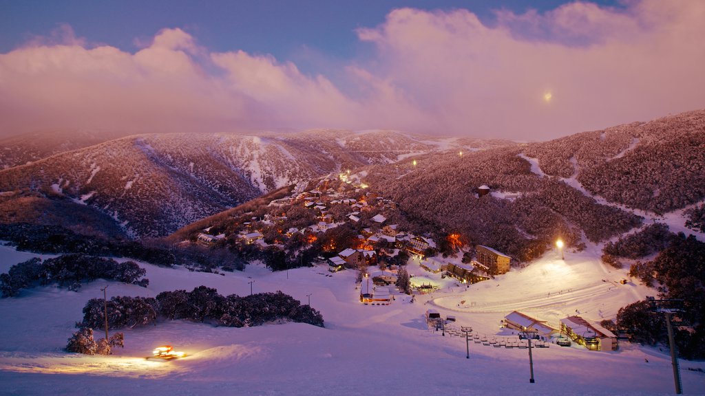 Falls Creek que incluye nieve