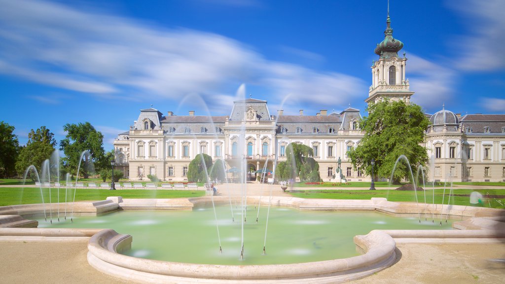 Palácio dos Festetics mostrando arquitetura de patrimônio, um castelo e uma fonte