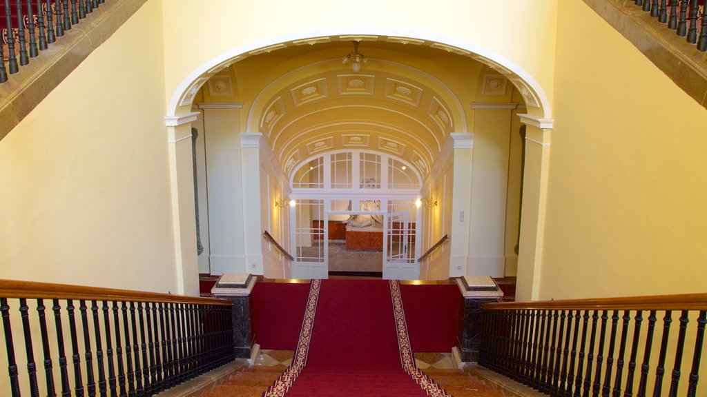 Pecs showing interior views and a castle