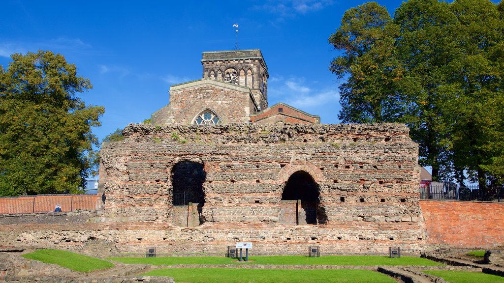 Jewry Wall que incluye elementos patrimoniales y una ruina