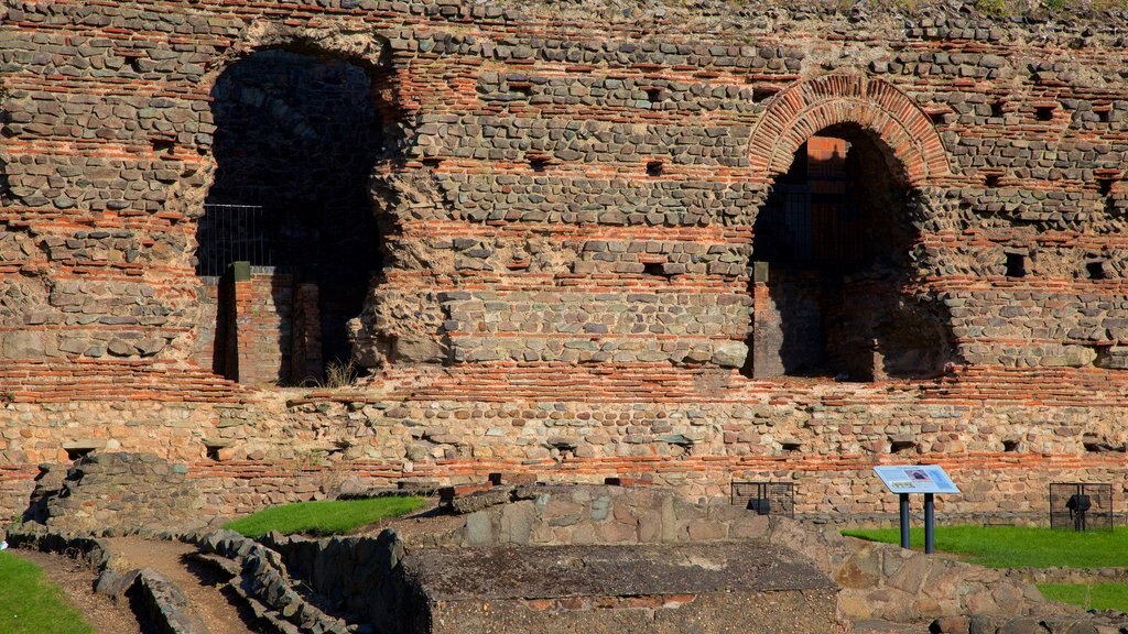 Jewry Wall mettant en vedette des ruines et éléments du patrimoine