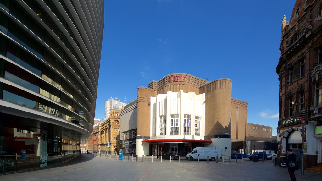 Curve Theatre featuring street scenes, heritage architecture and theatre scenes