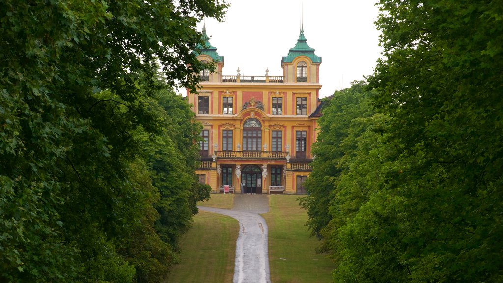 Palácio de Ludwigsburg caracterizando um pequeno castelo ou palácio