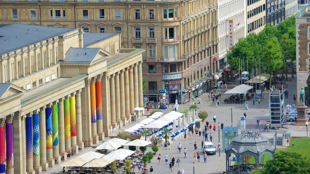 Schlossplatz som omfatter gadeliv