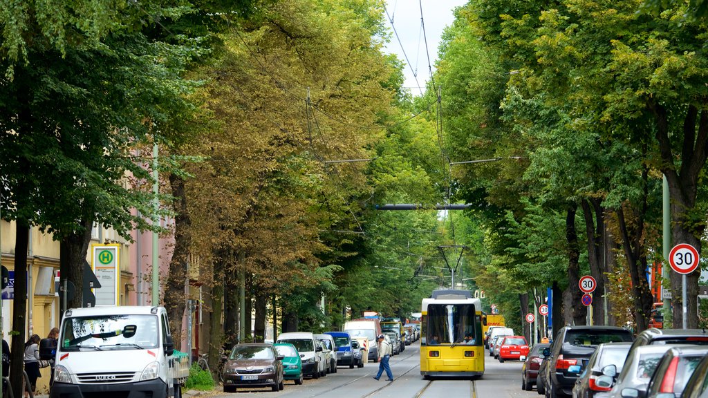 Weissensee ofreciendo artículos ferroviarios y imágenes de calles