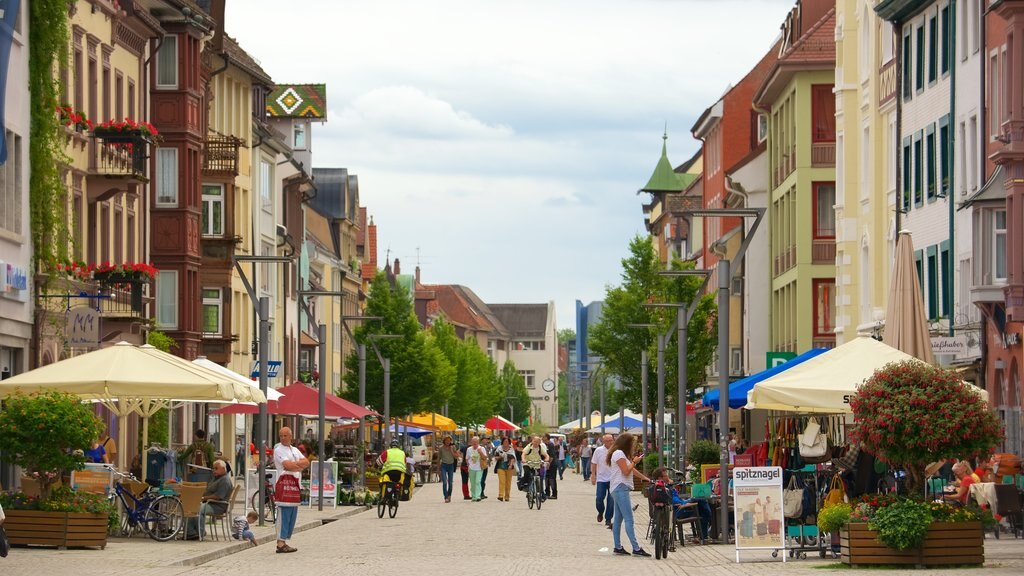 Villingen-Schwenningen featuring street scenes