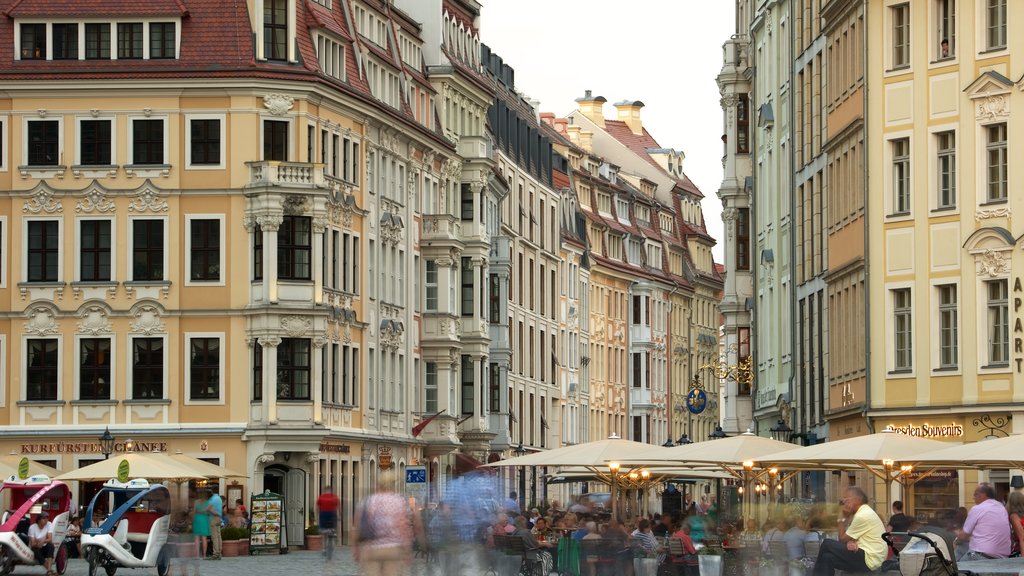 New Market Square showing street scenes