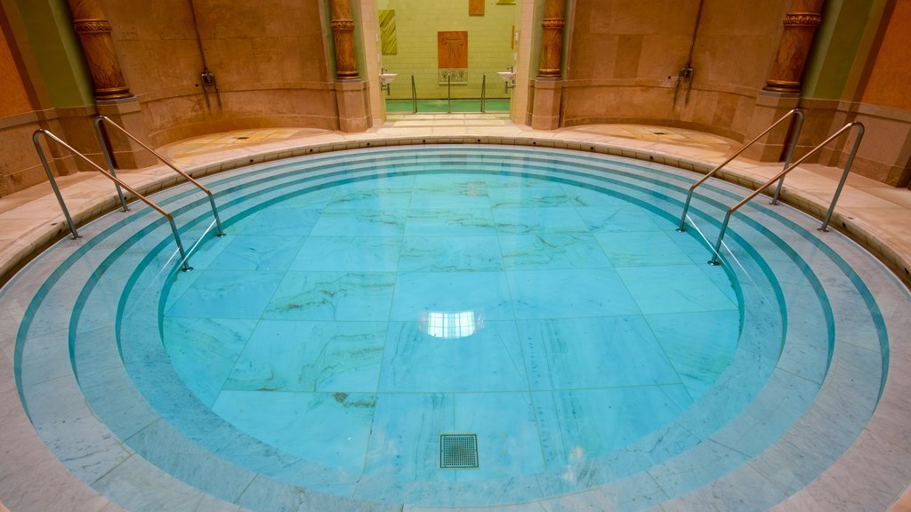 Caracalla Spa showing a pool