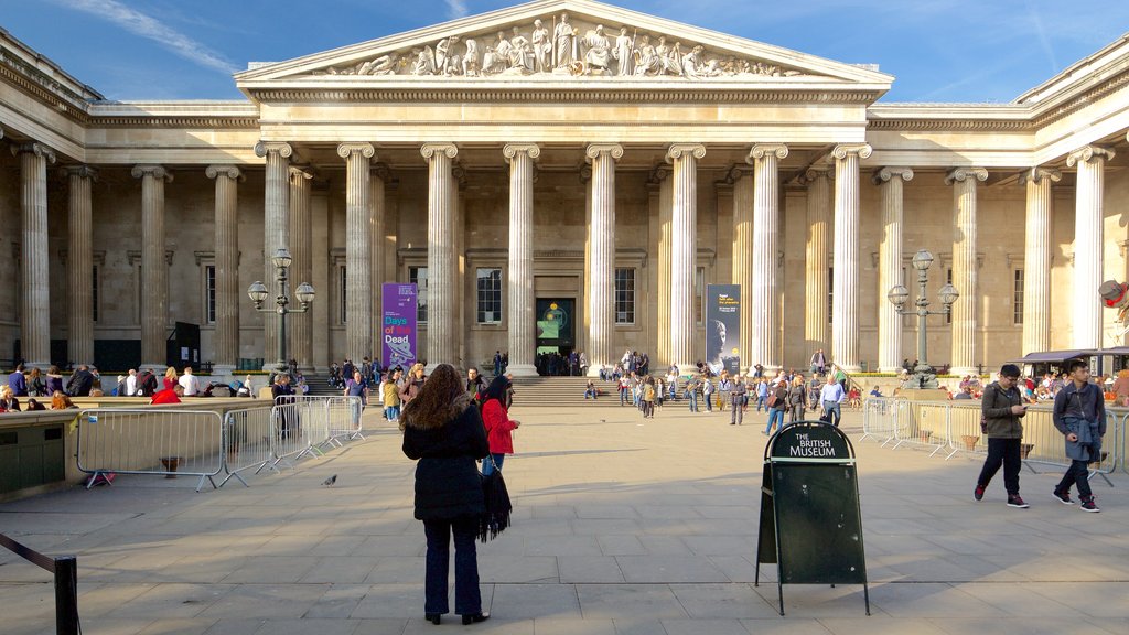 London showing heritage architecture as well as a large group of people