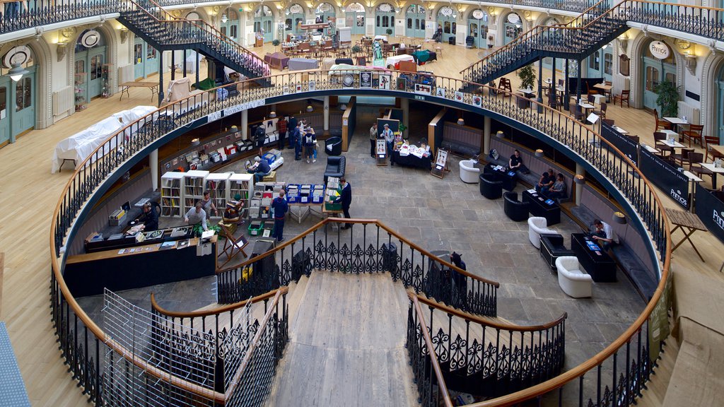 Corn Exchange mettant en vedette patrimoine architectural et vues intérieures